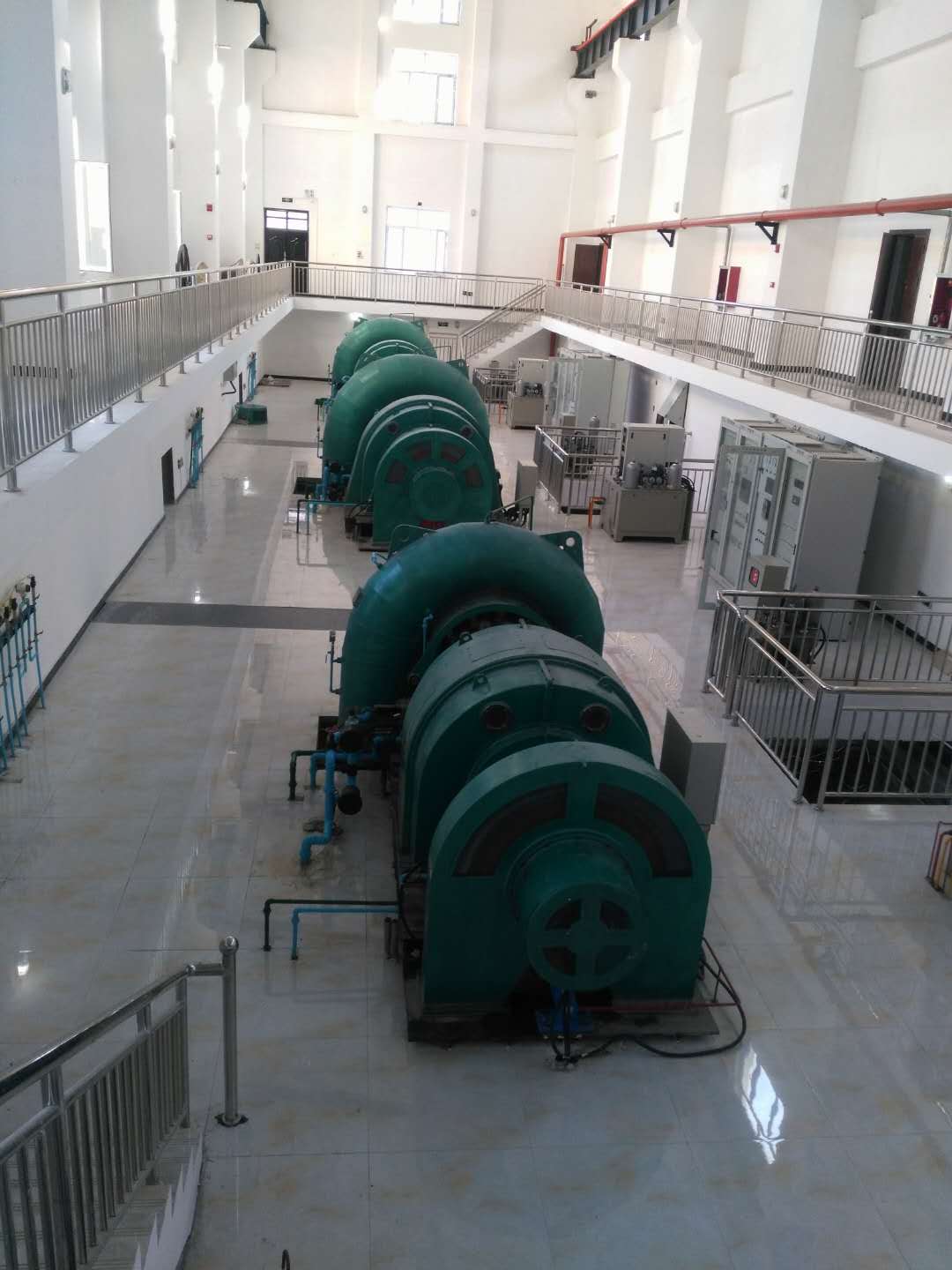 博州哈拉吐鲁克水库坝后水电站发电机组顺利调试成功